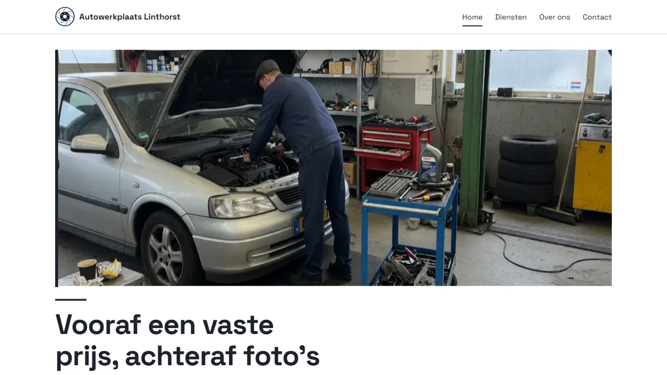 Voorbeeldsite van een garage (Autowerkplaats Linthorst, studio Strak) op een laptop