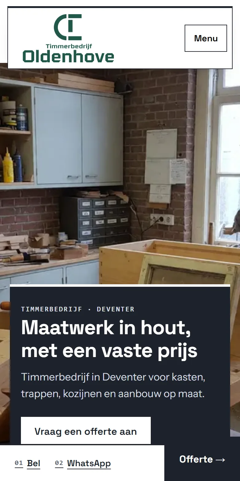 Studio Strak: een voorbeeldsite voor timmerbedrijven op een telefoon